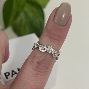 NWT Pandora Sparkling Flower Daisy Crown Ring, Size 50